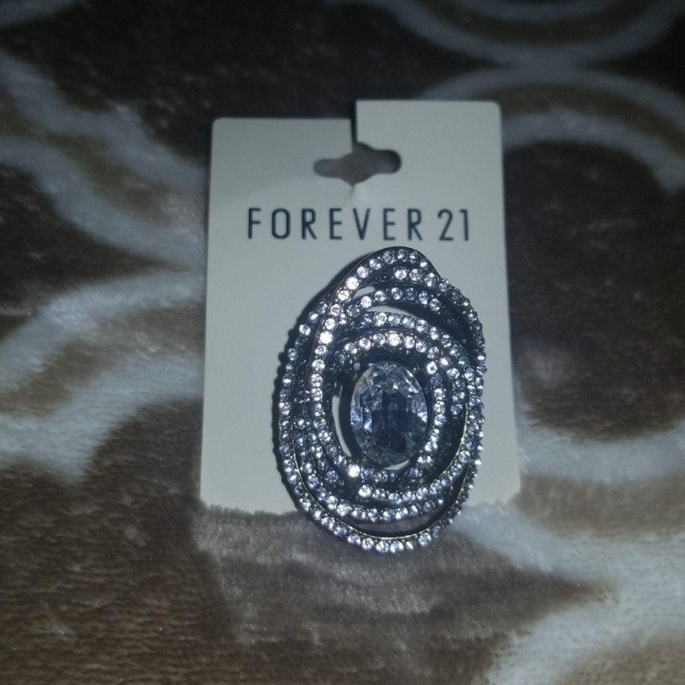 Large jewelled gem ring - Stretchy to fit any size